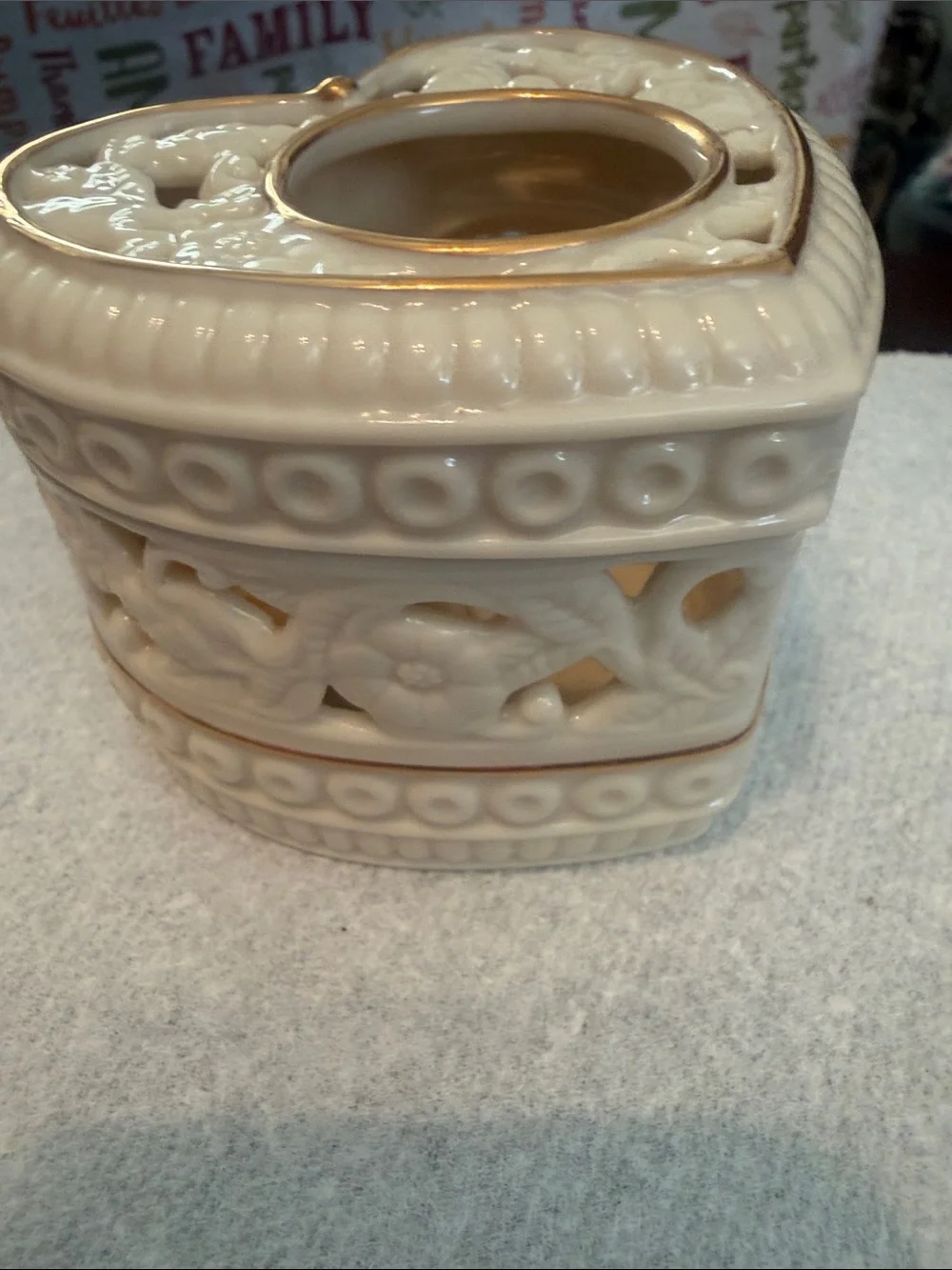 PartyLite Heart-Shaped Porcelain Votive Candle Holder with Gold Trim - Picture 2 of 5